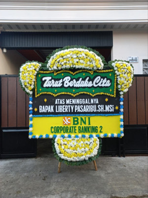 Papan Bunga Duka di Makroman